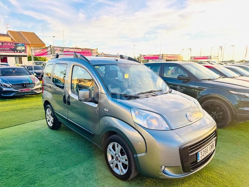 Usado Fiat Qubo Trekking 75 CV (55 kW) 2009 Gris / plata Monovolumen