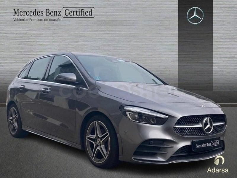 Usado Mercedes B200 AMG line 150 CV (110 kW) 2023 Gris / plata Monovolumen