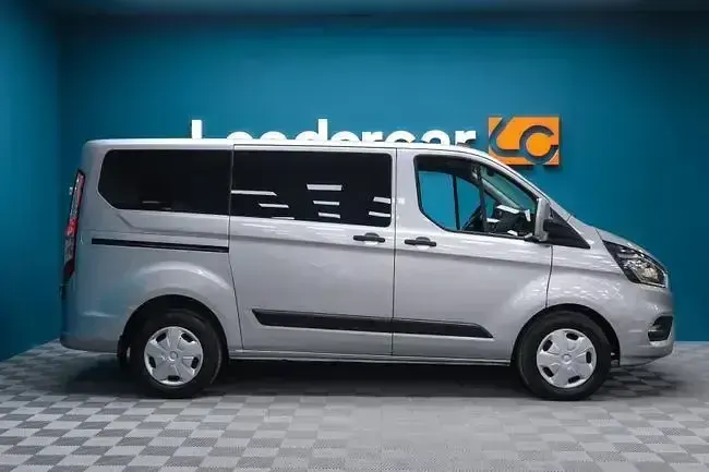 Usado Ford Transit Custom Trend 131 CV (96 kW) 2023 Gris Monovolumen