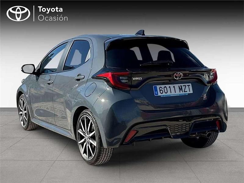 Usado Toyota Yaris Hybrid Sport 131 CV (96 kW) 2025 Utilitario