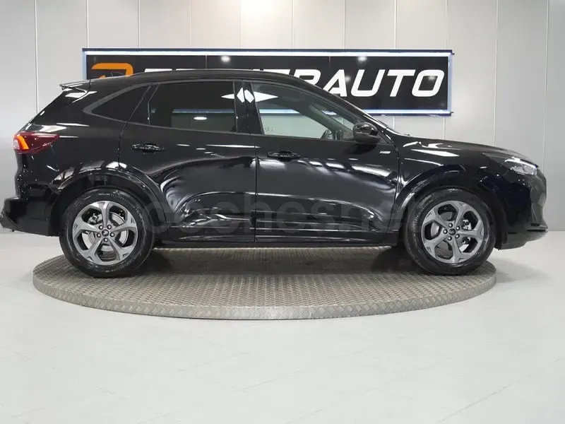 Usado Ford Kuga ST-Line 150 CV (110 kW) 2025 Negro SUV