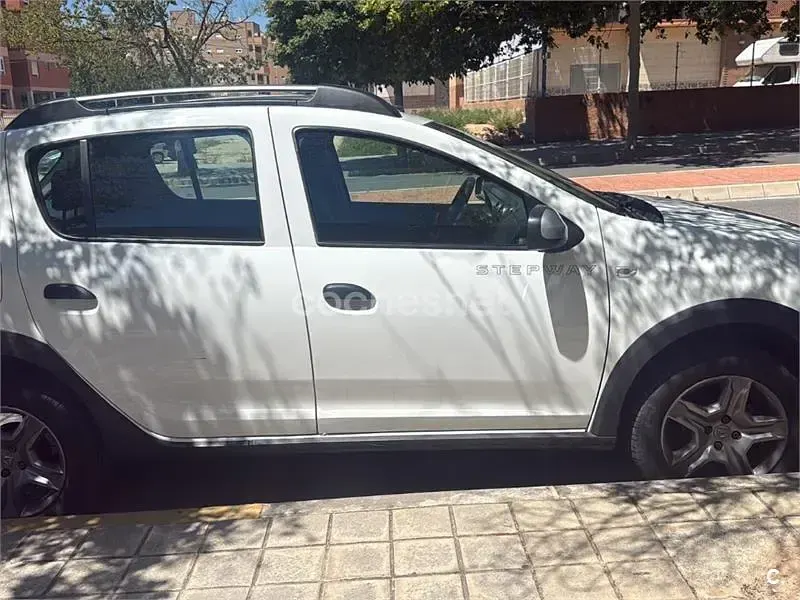 Usado Dacia Sandero Essentiel 90 CV (66 kW) 2019 Blanco Berlina