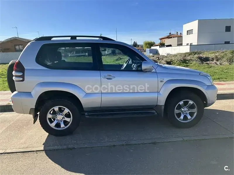 Usado Toyota Land Cruiser 173 CV (127 kW) 2008 Gris / plata SUV