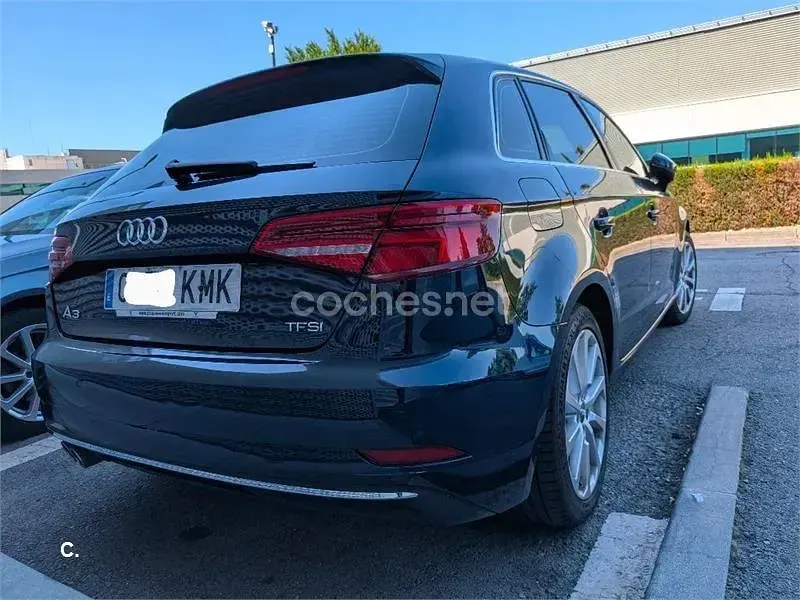 Usado Audi A3 Design 150 CV (110 kW) 2018 Azul Berlina
