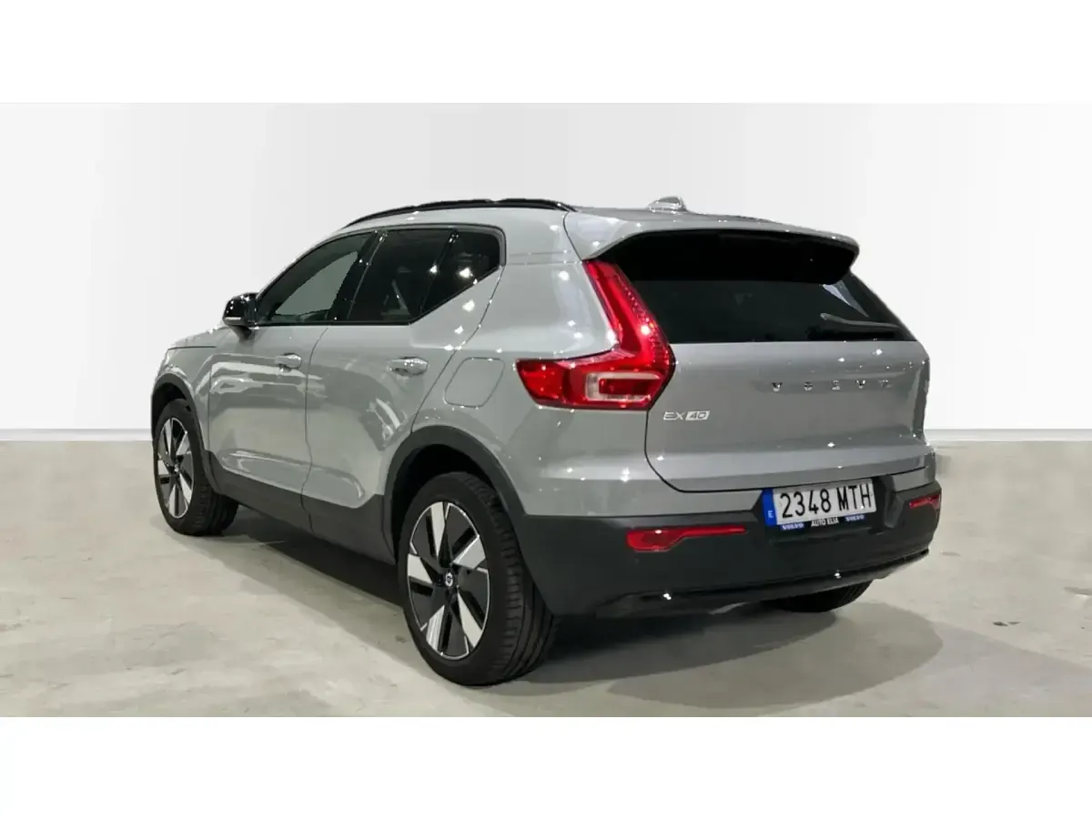 Usado Volvo EX40 Plus 175 kW (238 CV) 2024 Blanco SUV