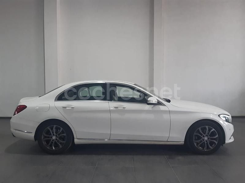 Usado Mercedes C220 170 CV (125 kW) 2014 Blanco Berlina