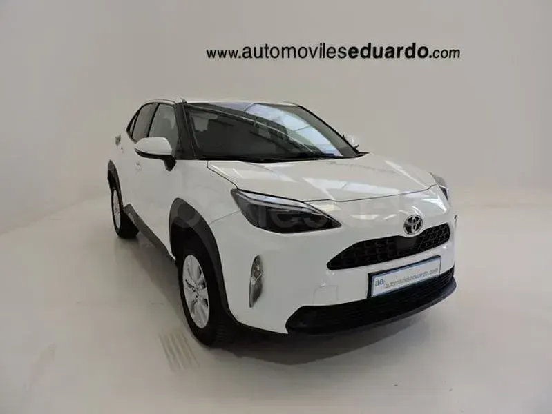 Usado Toyota Yaris Cross Active 116 CV (85 kW) 2022 Blanco SUV