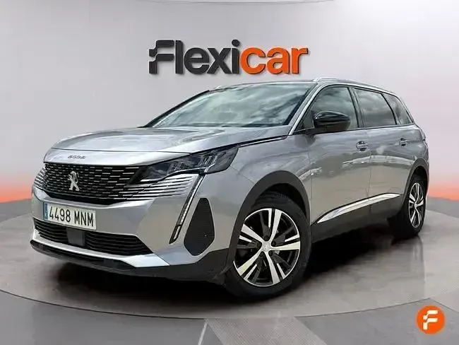 Usado Peugeot 5008 Allure 130 CV (95 kW) 2024 Gris SUV