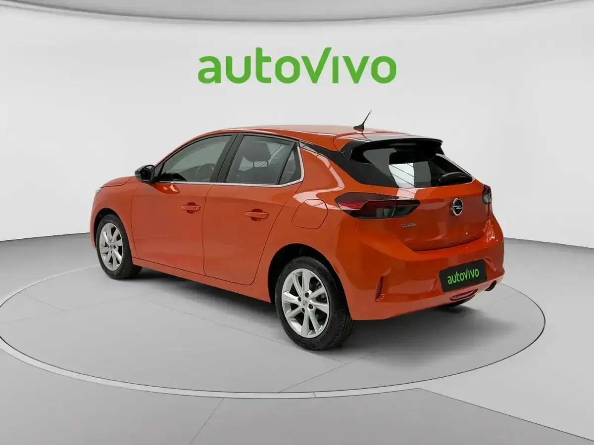 Usado Opel Corsa Elegance 100 CV (73 kW) 2023 Naranja Utilitario