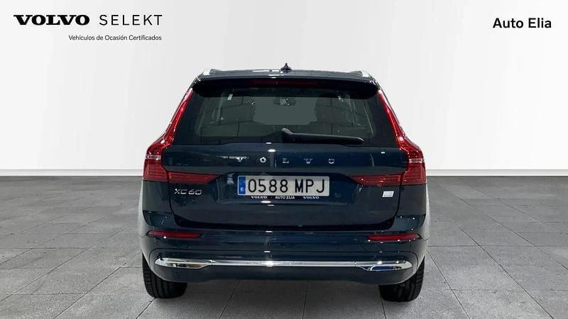 Usado Volvo XC60 Core 350 CV (257 kW) 2024 Azul SUV