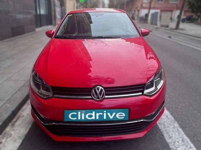 Usado VW Polo Advance 90 CV (66 kW) 2015 Rojo Utilitario