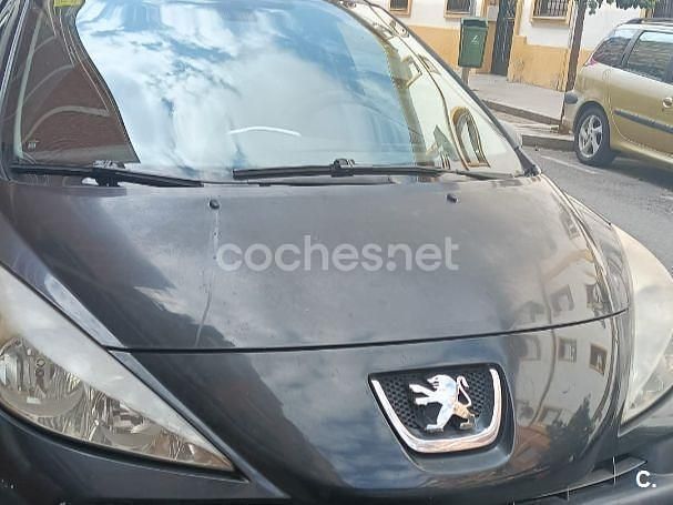 Usado Peugeot 207 110 CV (80 kW) 2006 Negro Berlina