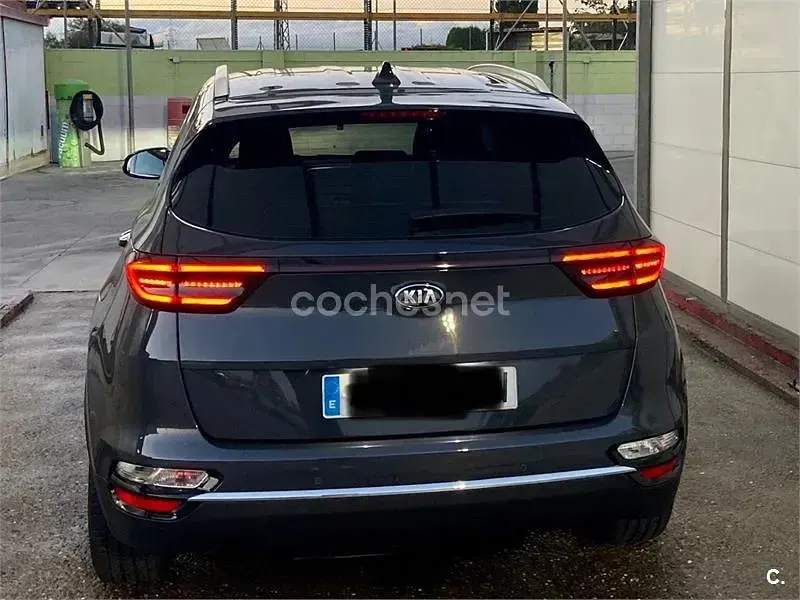 Usado Kia Sportage 132 CV (97 kW) 2018 Gris / plata SUV