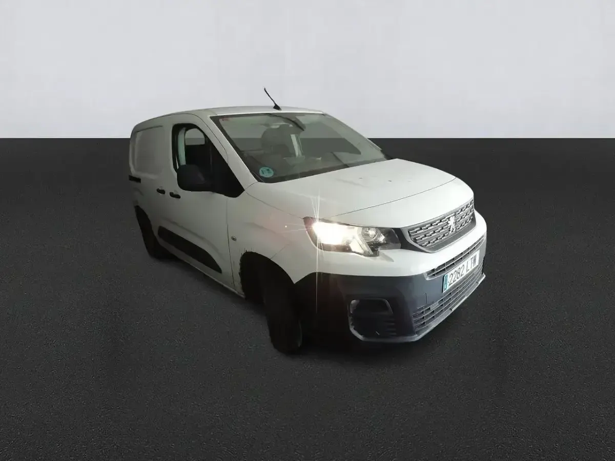 Usado Peugeot Partner Premium 102 CV (75 kW) 2021 Blanco Monovolumen