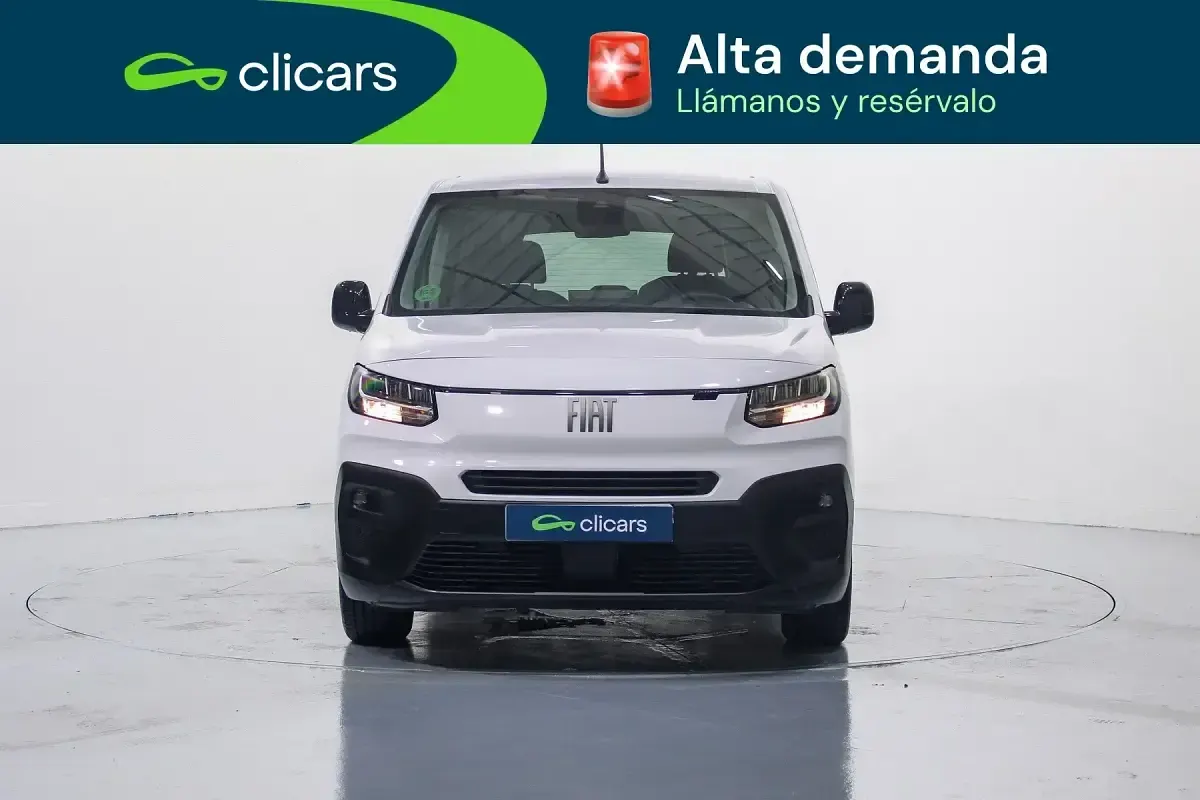 Usado Fiat Doblò 100 CV (73 kW) 2025 Blanco Monovolumen