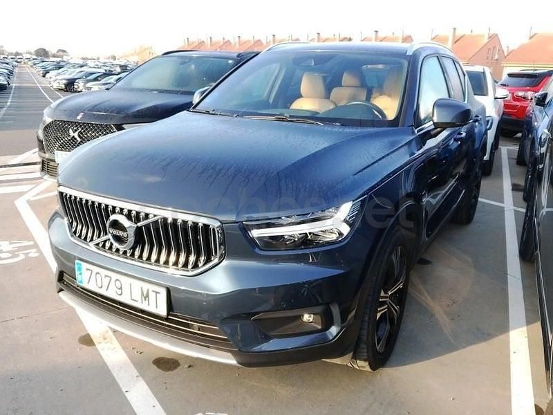 Begagnad Volvo XC40 Inscription 211 HK (155 kW) 2021 Blå SUV