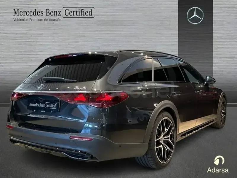 Usado Mercedes E300 Avantgarde 313 CV (230 kW) 2025 Gris grafito Familiar