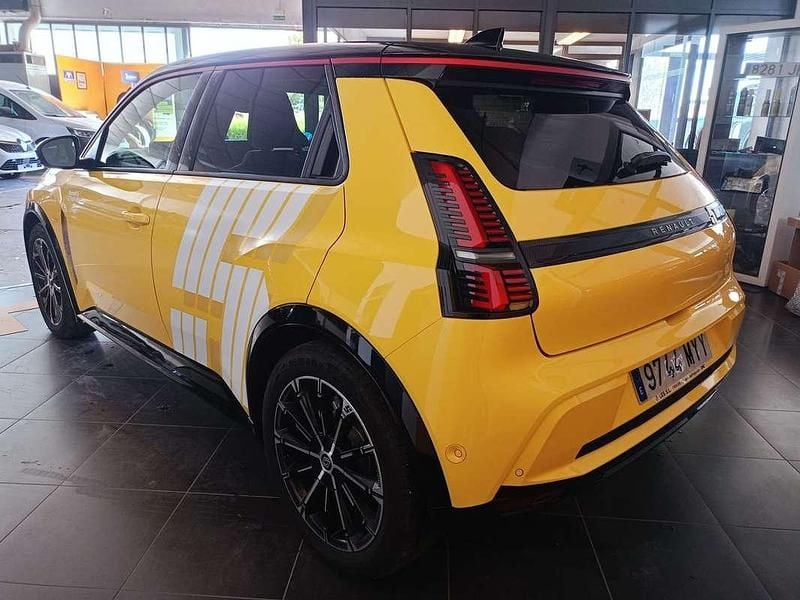 Usado Renault Megane E-Tech Iconic 110 kW (150 CV) 2025 Amarillo Utilitario