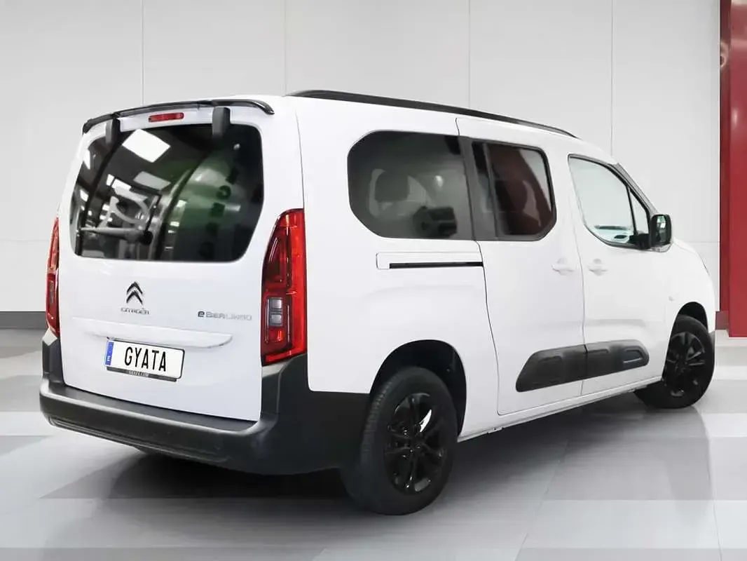 Usado Citroën Berlingo Shine 100 kW (136 CV) 2023 Blanco Monovolumen