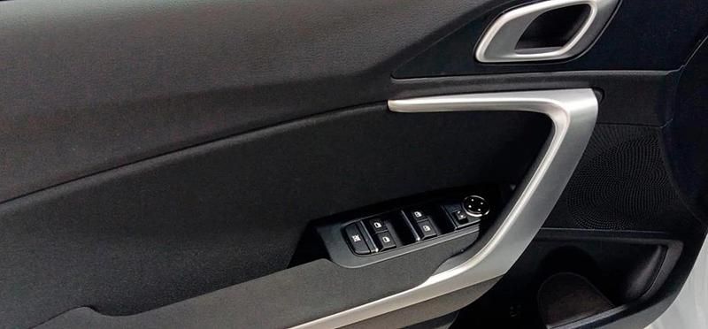 Usado Kia Ceed 101 CV (74 kW) 2025 Blanco Utilitario