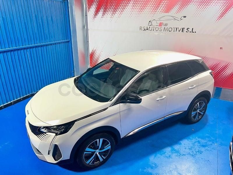 Usado Peugeot 3008 Allure 136 CV (100 kW) 2024 Blanco SUV