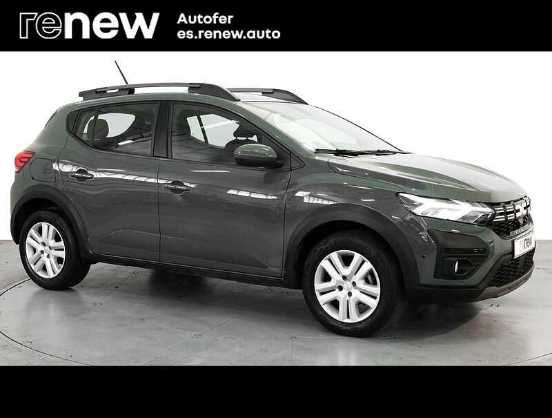 Usado Dacia Sandero Expression 100 CV (73 kW) 2024 Verde Berlina