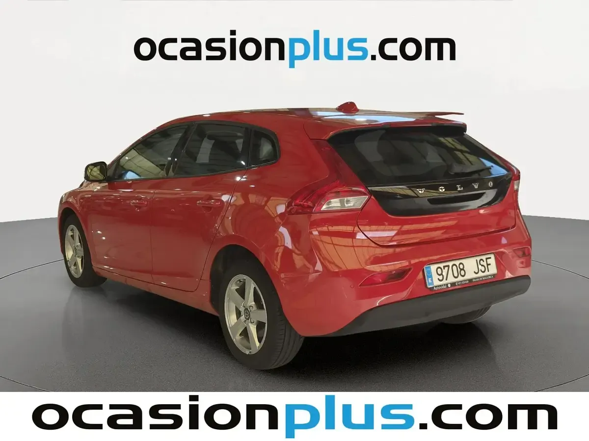 Usado Volvo V40 Kinetic 120 CV (88 kW) 2016 Rojo Utilitario