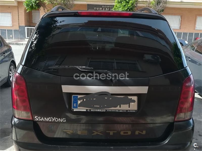 Usado Ssangyong (KGM) Rexton 165 CV (121 kW) 2005 Negro SUV