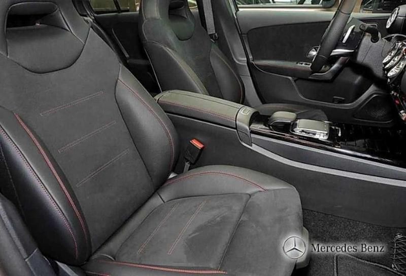 Usado Mercedes A200 AMG 163 CV (119 kW) 2018 Gris Berlina