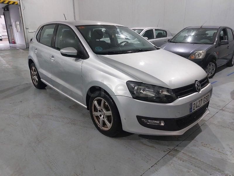 Usado VW Polo Advance 85 CV (62 kW) 2009 Gris / plata Utilitario