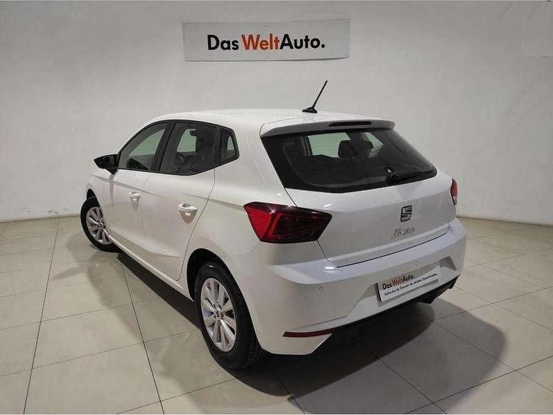 Usado Seat Ibiza Style 110 CV (80 kW) 2022 Blanco Utilitario