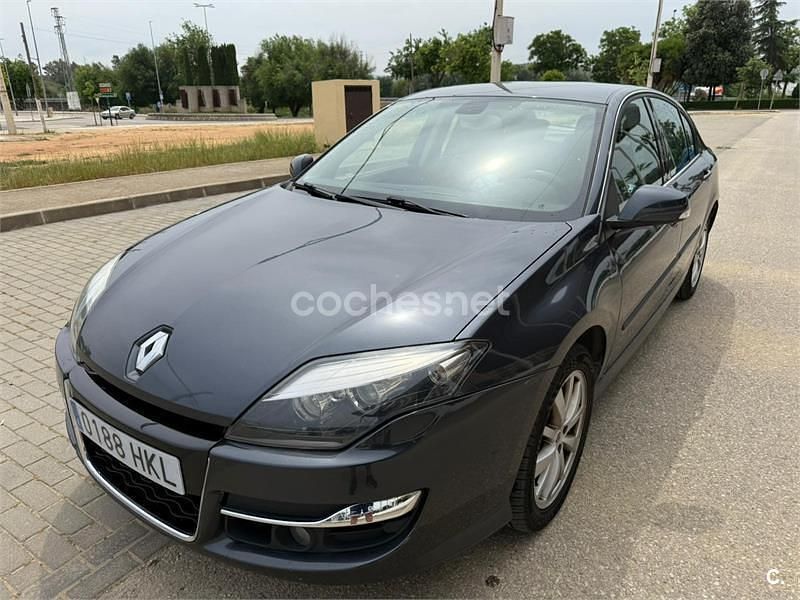 Usado Renault Laguna III Dynamique 110 CV (80 kW) 2012 Gris / plata Berlina