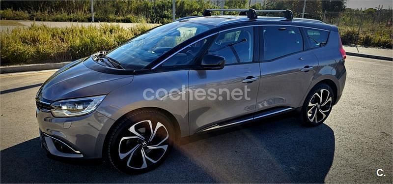 Usado Renault Grand Scénic IV Intens 130 CV (95 kW) 2017 Gris / plata Monovolumen
