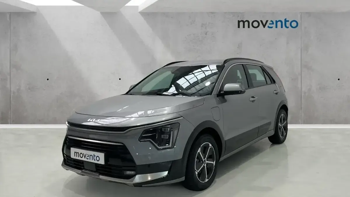 Usado Kia Niro 184 CV (135 kW) 2023 Gris / plata SUV