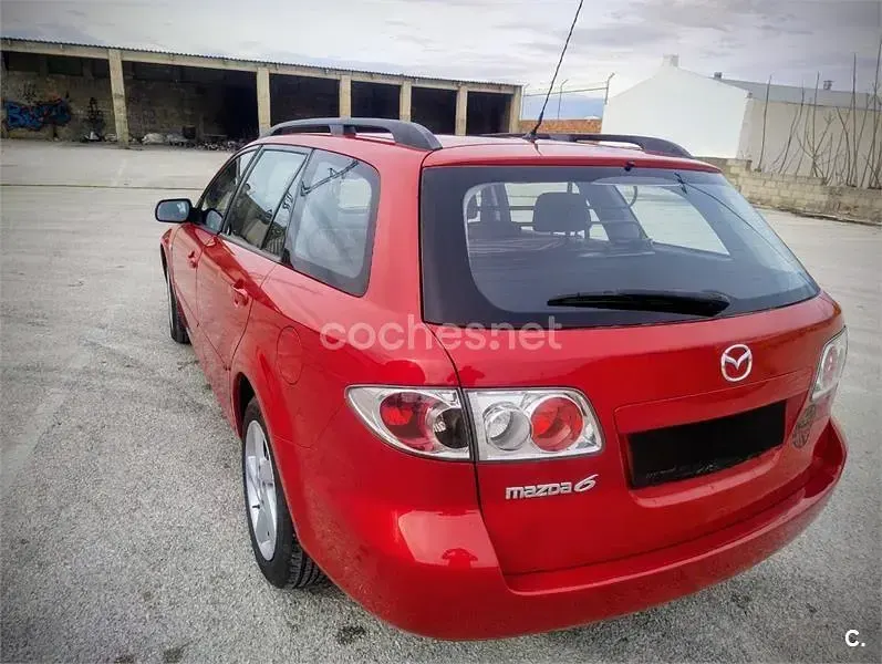 Usado Mazda 6 Active 136 CV (100 kW) 2005 Rojo Familiar