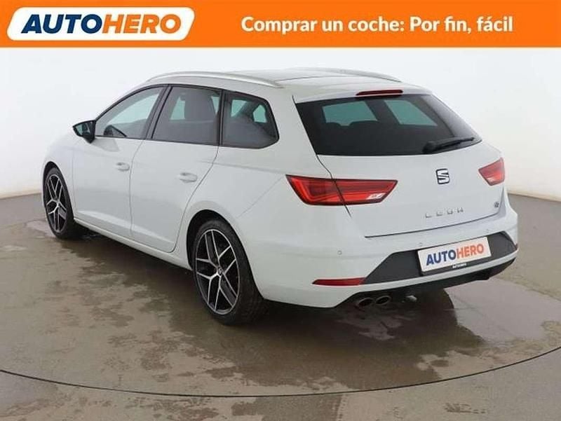 Usado Seat Leon FR 150 CV (110 kW) 2018 Blanco Familiar