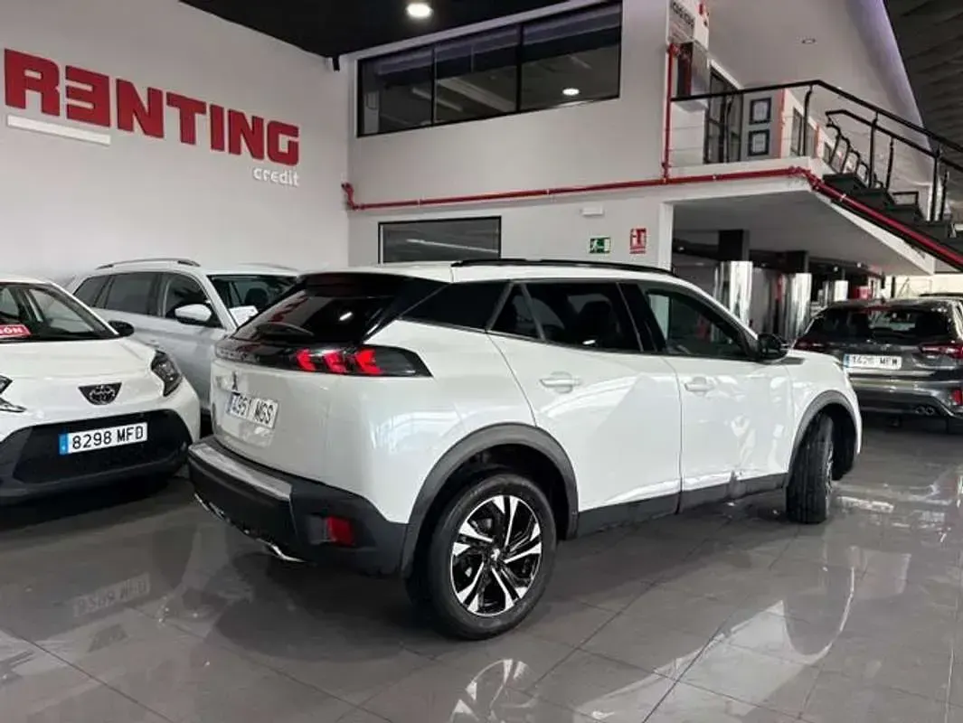 Usado Peugeot 2008 Allure 131 CV (96 kW) 2023 Blanco SUV