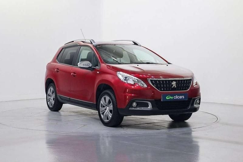 Usado Peugeot 2008 Style 110 CV (80 kW) 2016 Rojo SUV