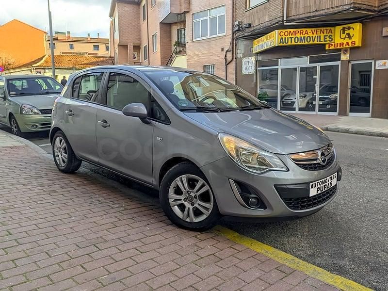 Usado Opel Corsa Selective 85 CV (62 kW) 2013 Gris / plata Utilitario