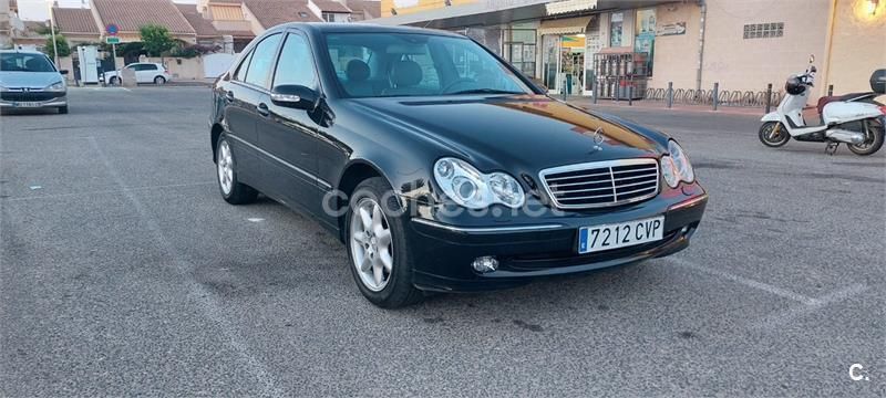 Negro Usado 2004 Mercedes C270 Avantgarde Berlina | 4600 € (Buen precio) - Imagen 1/4