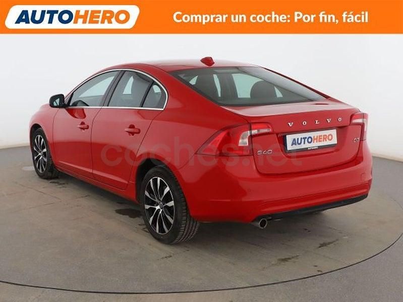 Usado Volvo S60 Momentum 150 CV (110 kW) 2018 Rojo Berlina