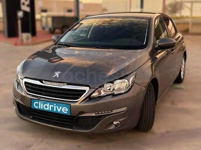 Usado Peugeot 308 SW Active 100 CV (73 kW) 2017 Gris / plata Familiar
