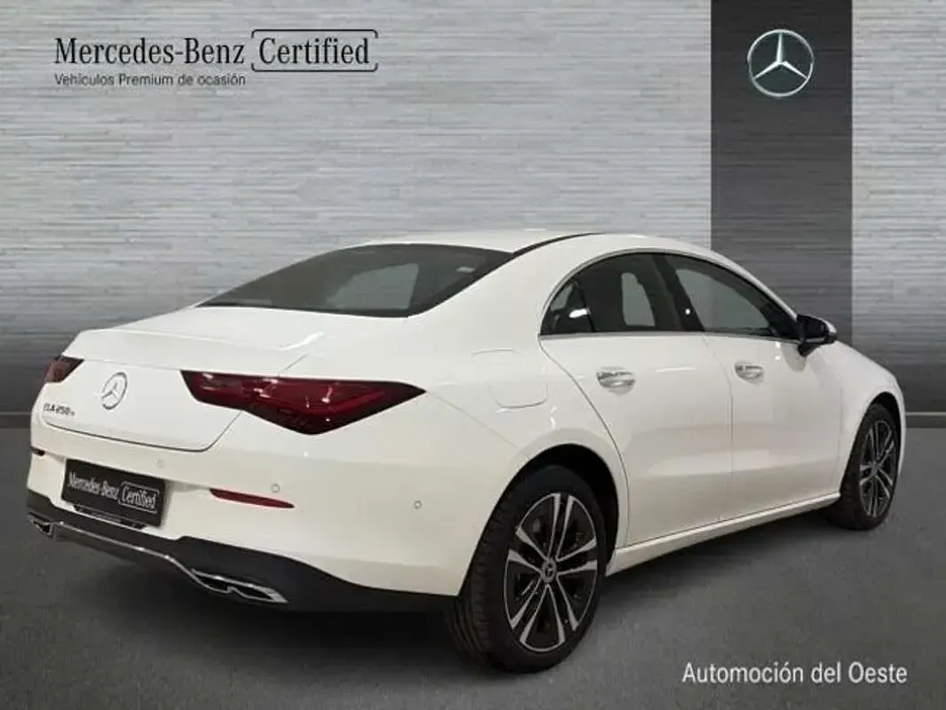 Usado Mercedes CLA250e 218 CV (160 kW) 2026 Blanco Coupe