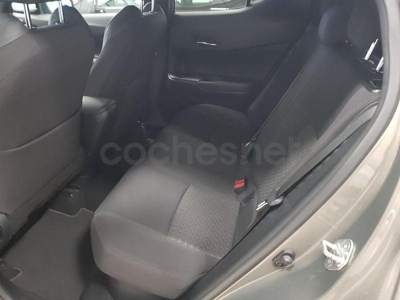 Usado Toyota C-HR Advance 122 CV (89 kW) 2022 Marrón SUV