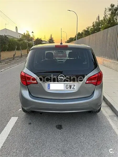 Usado Opel Meriva Cosmo 120 CV (88 kW) 2010 Gris / plata Monovolumen