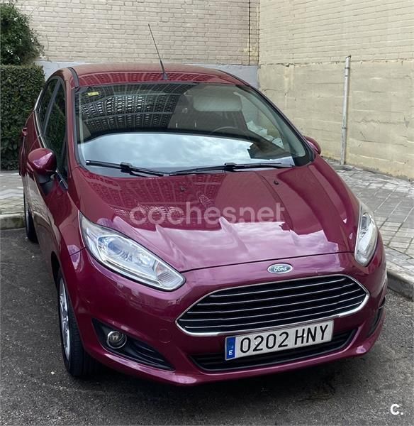 Violeta / lila Usado 2013 Ford Fiesta Utilitario | 4950 € (Buen precio) - Imagen 1/1