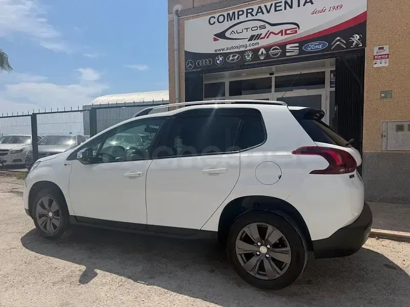 Usado Peugeot 2008 Style 82 CV (60 kW) 2018 Blanco SUV