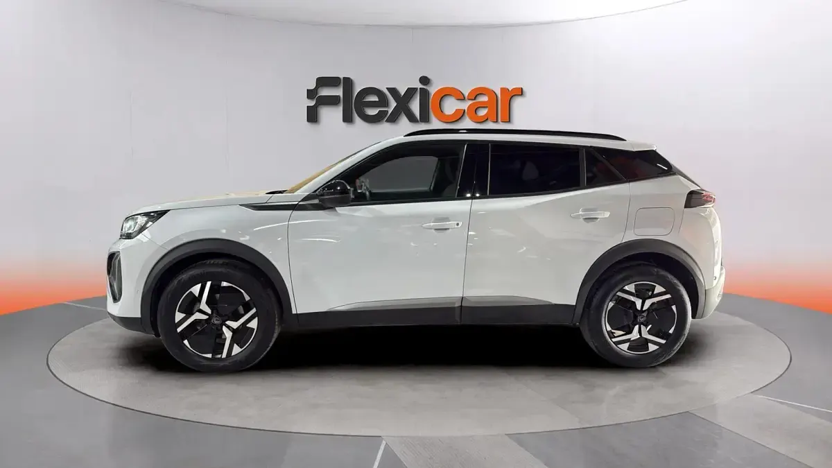 Usado Peugeot 2008 Allure 130 CV (95 kW) 2024 Blanco SUV