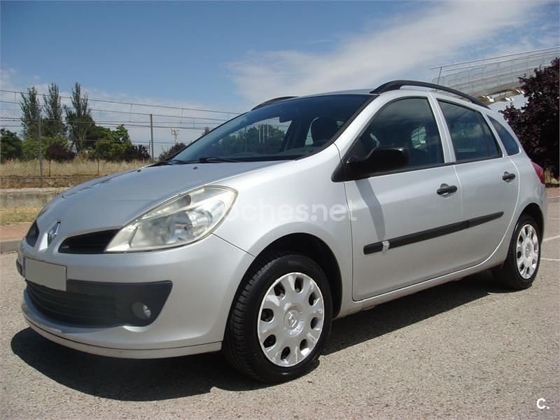 Gris / plata Usado 2010 Renault Clio GrandTour Exception Familiar | 3990 € (Precio justo) - Imagen 1/4