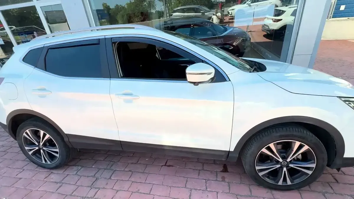 Usado Nissan Qashqai N-Connecta 115 CV (84 kW) 2020 Blanco SUV